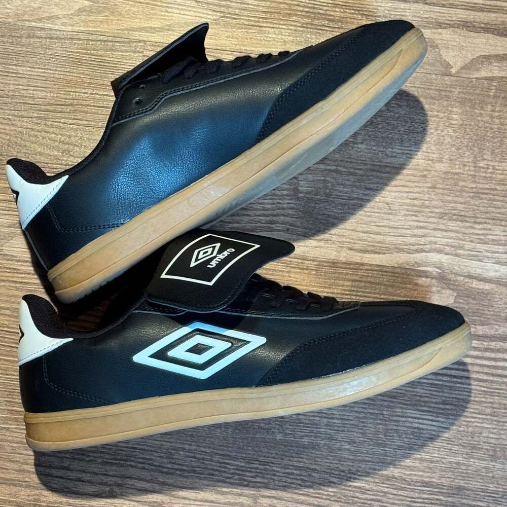 Umbro TX Soccer Shoes Black White Gum Size 12
